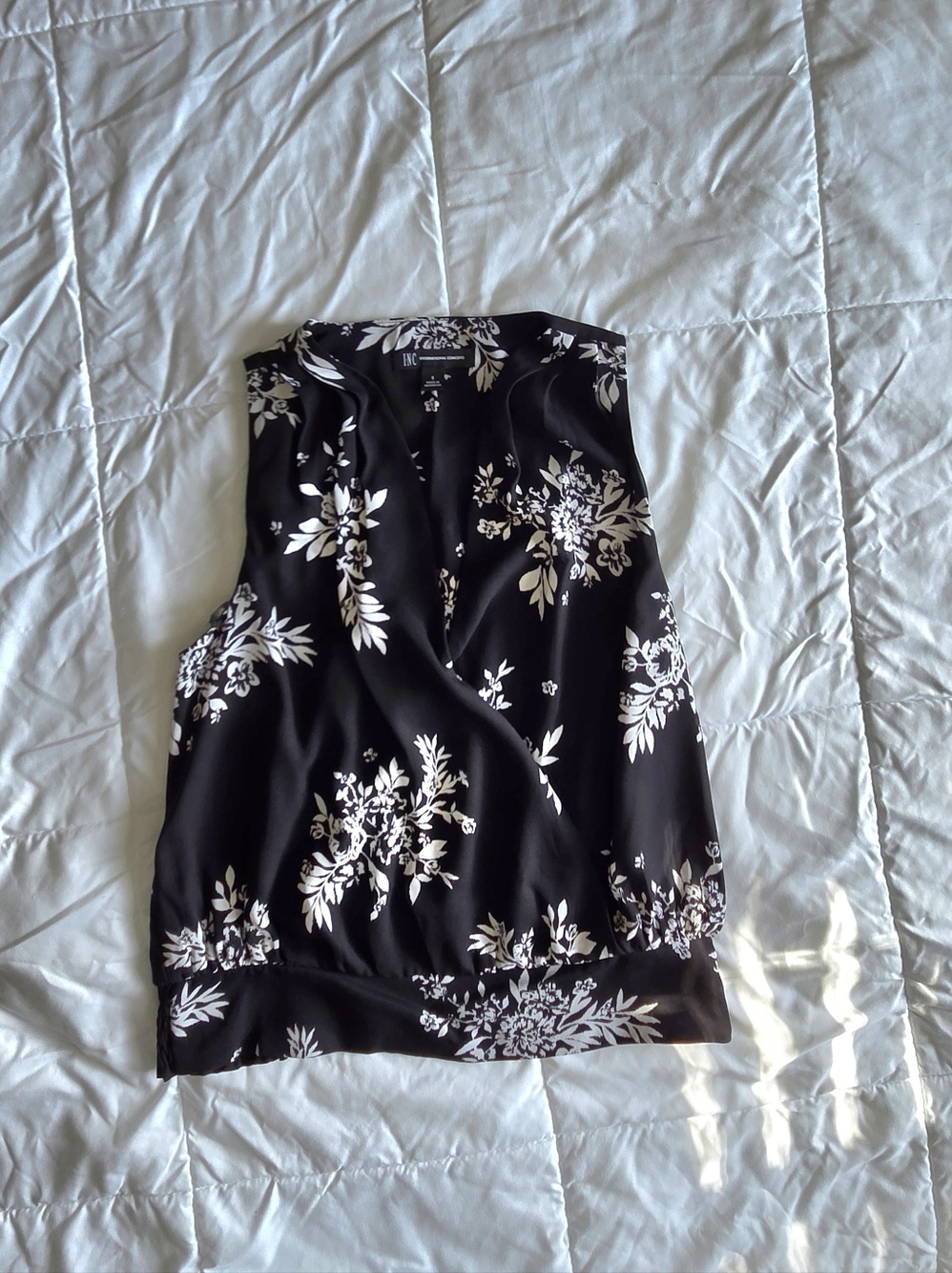 INC International Concepts Black and White Floral Sleeveless Camisole